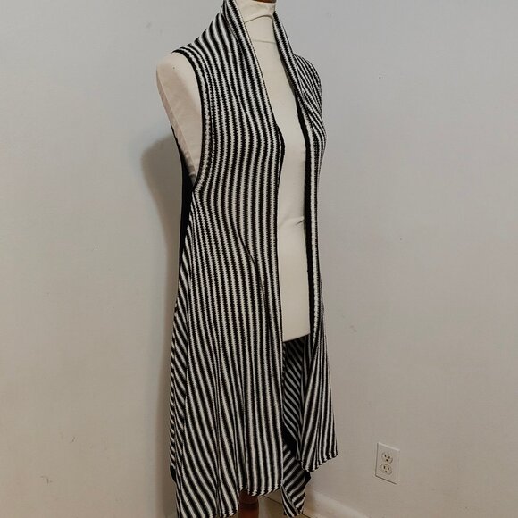 BCBGMAXAZRIA B&W Striped Knit Open Front Long Vest M - Picture 5 of 13